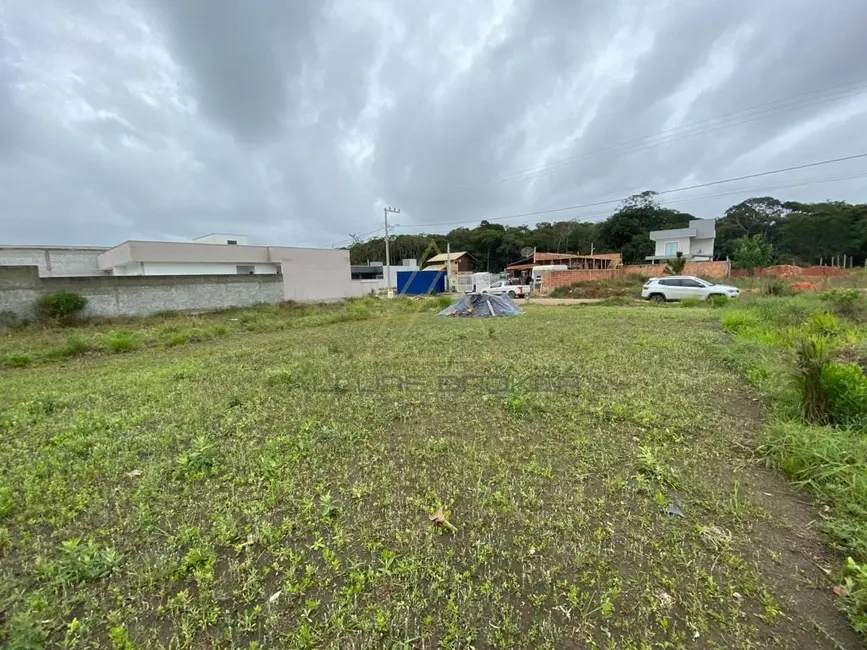 Foto 2 de Terreno / Lote à venda, 300m2 em Balneario Picarras - SC