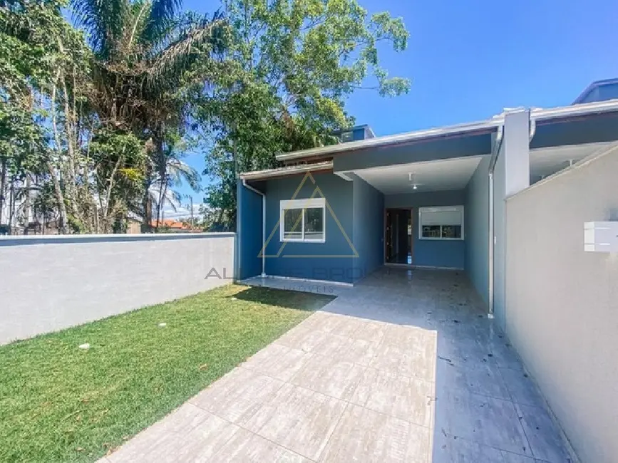Foto 1 de Casa com 3 quartos à venda, 99m2 em Balneario Picarras - SC
