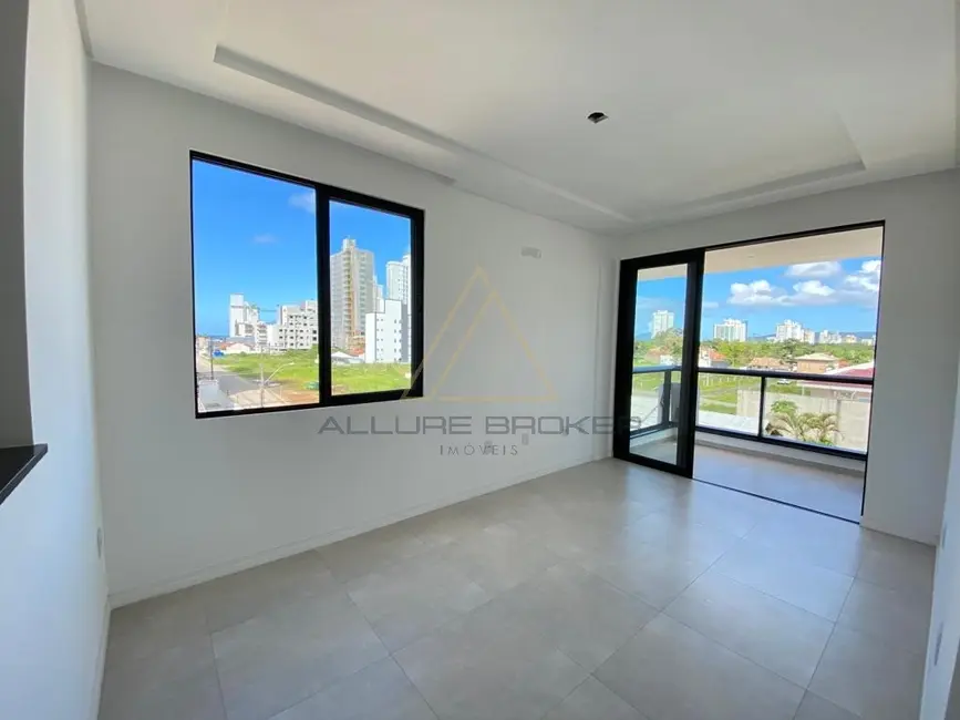 Foto 1 de Apartamento com 2 quartos à venda, 66m2 em Balneario Picarras - SC