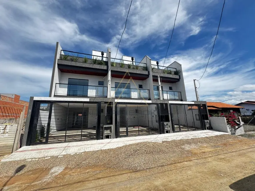 Foto 1 de Casa com 3 quartos à venda, 181m2 em Balneario Picarras - SC