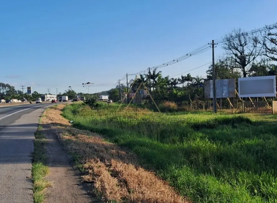 Foto 2 de Terreno / Lote à venda, 2275m2 em Balneario Picarras - SC