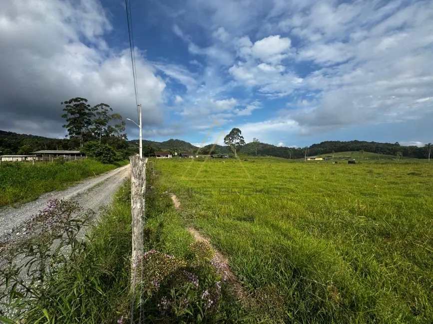 Foto 1 de Sítio / Rancho à venda em Balneario Picarras - SC