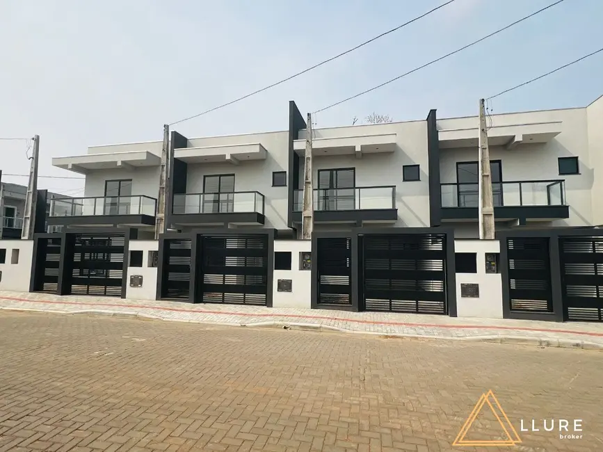 Foto 2 de Casa com 2 quartos à venda, 89m2 em Balneario Picarras - SC