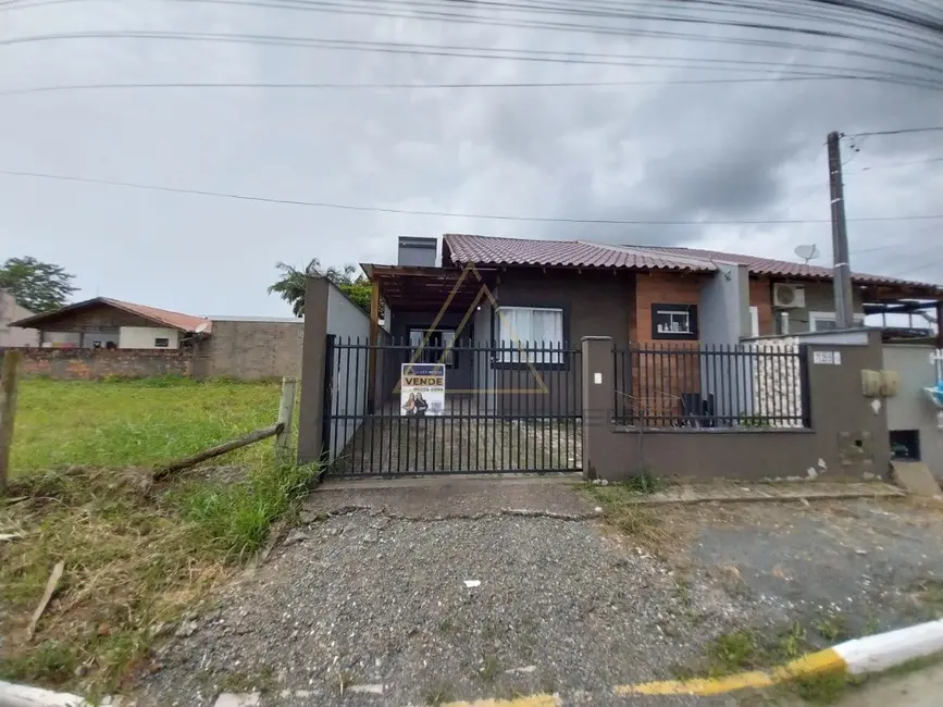 Foto 3 de Casa com 3 quartos à venda, 75m2 em Balneario Picarras - SC