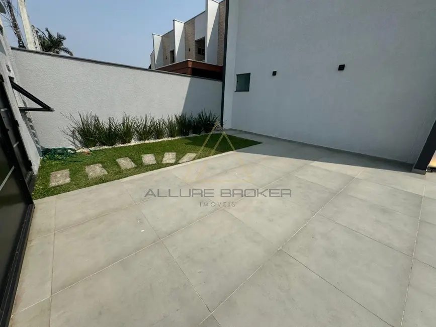 Foto 5 de Casa com 4 quartos à venda, 195m2 em Balneario Picarras - SC