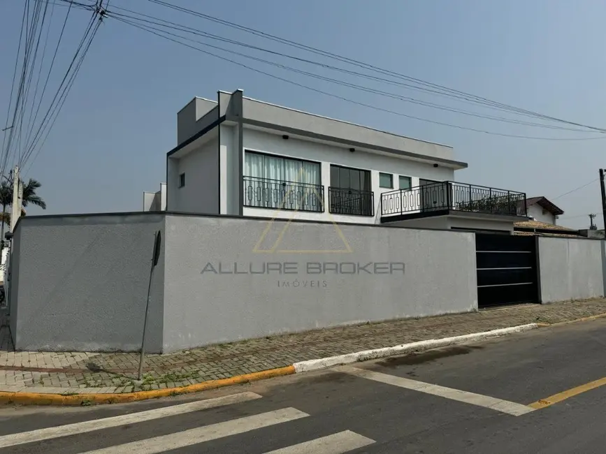 Foto 8 de Casa com 4 quartos à venda, 195m2 em Balneario Picarras - SC