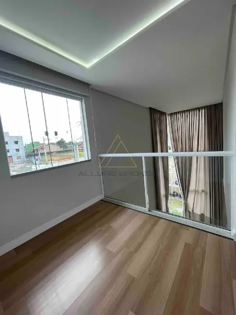 Foto 5 de Casa com 4 quartos à venda, 380m2 em Balneario Picarras - SC