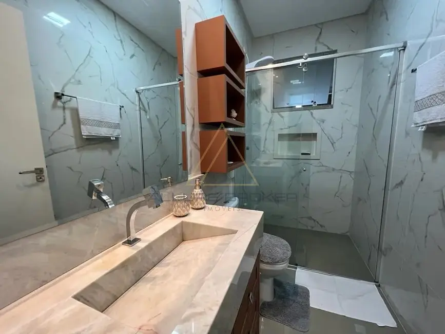 Foto 9 de Casa com 4 quartos à venda, 380m2 em Balneario Picarras - SC