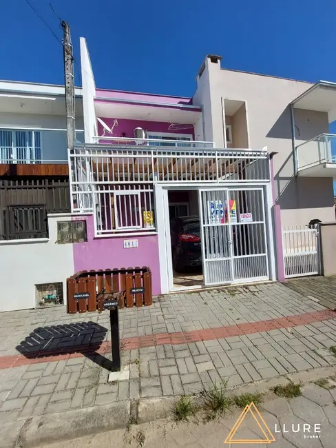 Foto 1 de Casa com 2 quartos à venda, 76m2 em Balneario Picarras - SC