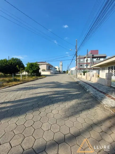 Foto 2 de Casa com 2 quartos à venda, 99m2 em Balneario Picarras - SC