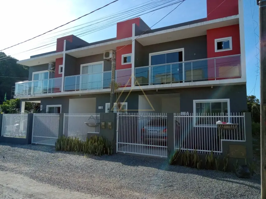 Foto 2 de Casa com 2 quartos à venda, 94m2 em Balneario Picarras - SC