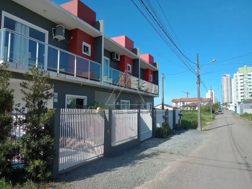 Foto 3 de Casa com 2 quartos à venda, 94m2 em Balneario Picarras - SC