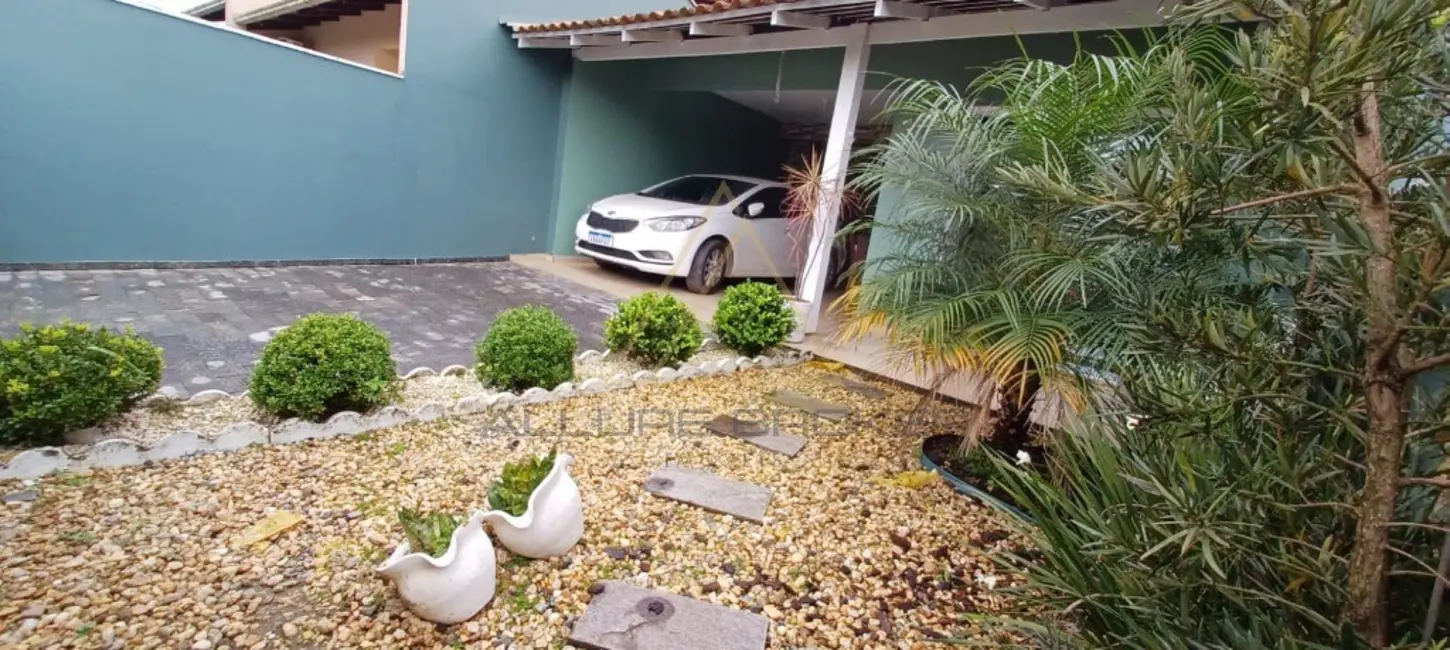 Foto 1 de Casa com 2 quartos à venda, 78m2 em Barra Velha - SC