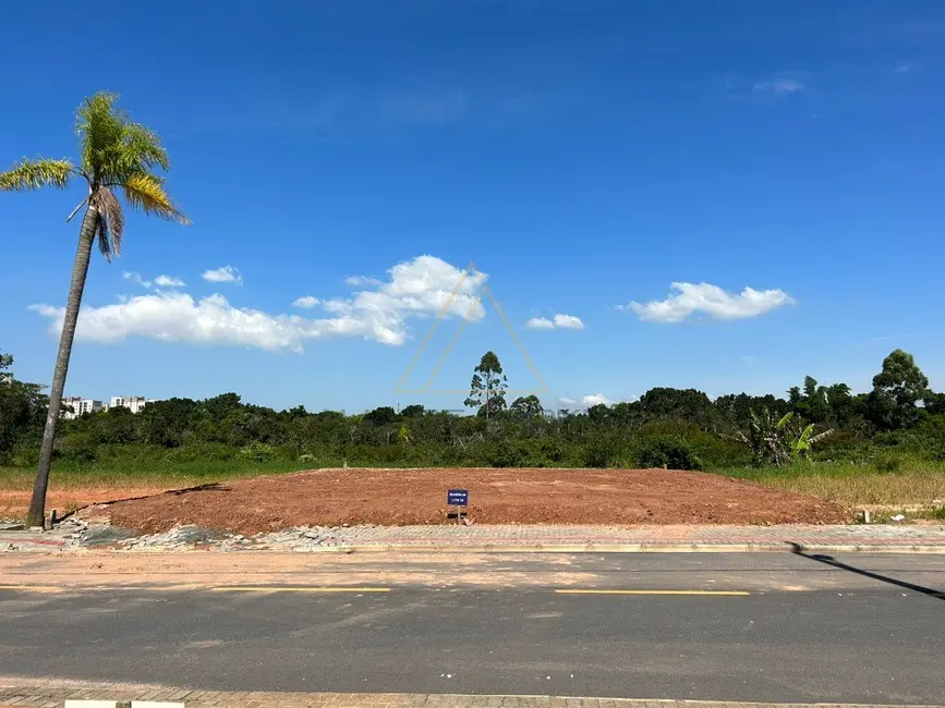 Foto 1 de Terreno / Lote à venda, 360m2 em Balneario Picarras - SC