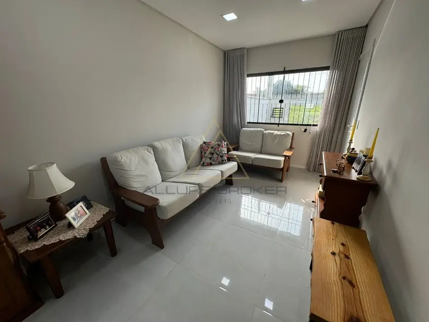 Casa com 3 quartos à venda, 130m2 em Barra Velha - SC - imagem 3 Foto 3 de Casa com 3 quartos à venda, 130m2 em Barra Velha - SC