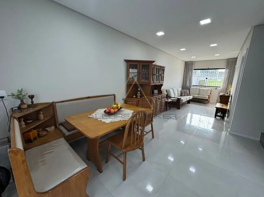 Casa com 3 quartos à venda, 130m2 em Barra Velha - SC - imagem 2 Foto 2 de Casa com 3 quartos à venda, 130m2 em Barra Velha - SC