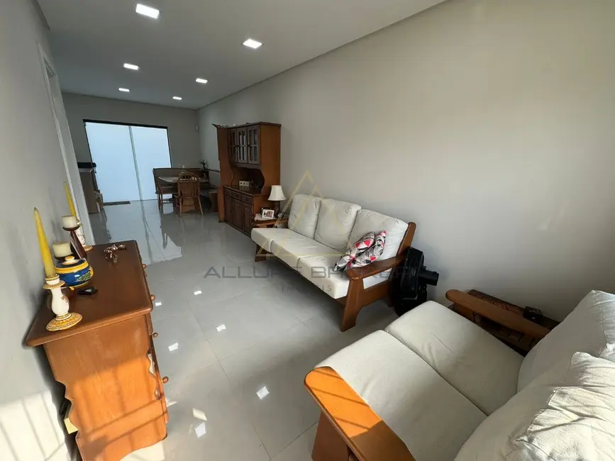 Casa com 3 quartos à venda, 130m2 em Barra Velha - SC - imagem 4 Foto 4 de Casa com 3 quartos à venda, 130m2 em Barra Velha - SC