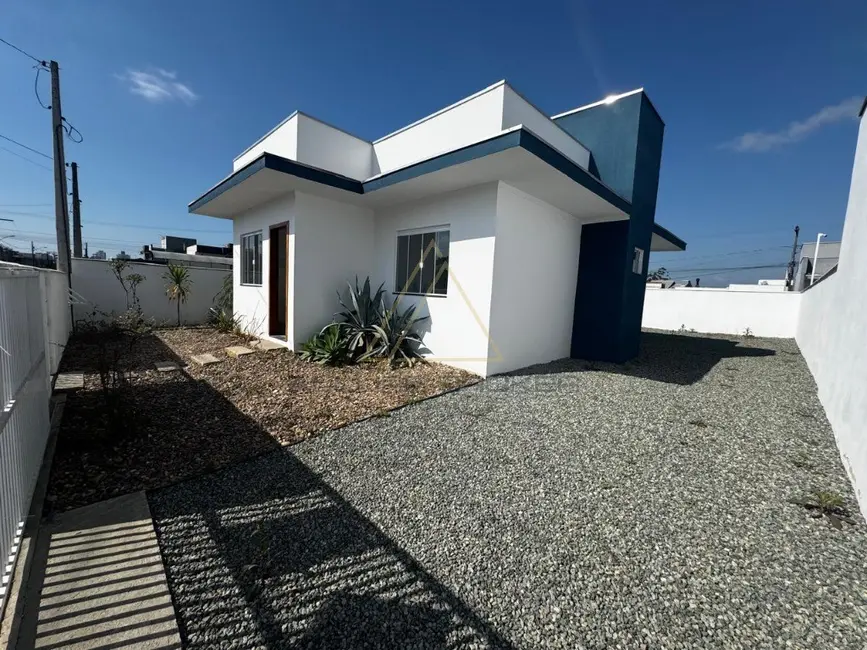 Foto 1 de Casa com 2 quartos à venda, 58m2 em Balneario Picarras - SC