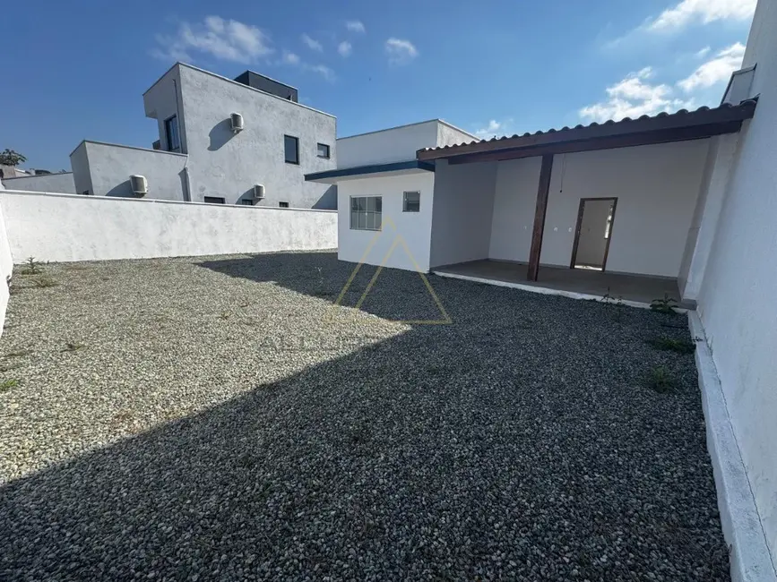 Foto 4 de Casa com 2 quartos à venda, 58m2 em Balneario Picarras - SC