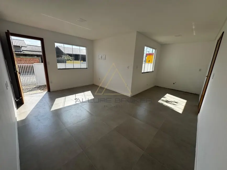 Foto 6 de Casa com 2 quartos à venda, 58m2 em Balneario Picarras - SC