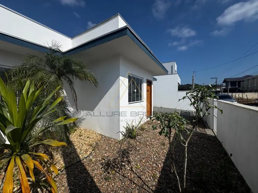 Foto 3 de Casa com 2 quartos à venda, 58m2 em Balneario Picarras - SC