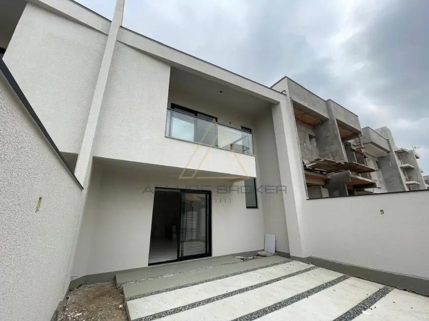 Foto 2 de Casa com 3 quartos à venda, 108m2 em Balneario Picarras - SC