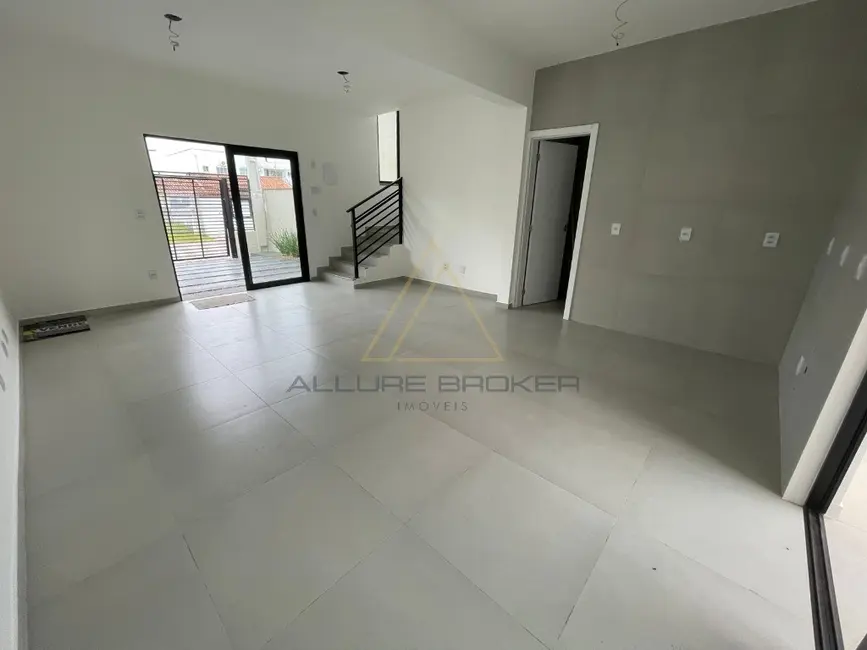 Foto 3 de Casa com 3 quartos à venda, 108m2 em Balneario Picarras - SC