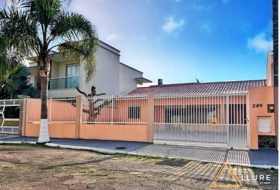 Foto 2 de Casa com 3 quartos à venda, 110m2 em Centro, Balneario Picarras - SC