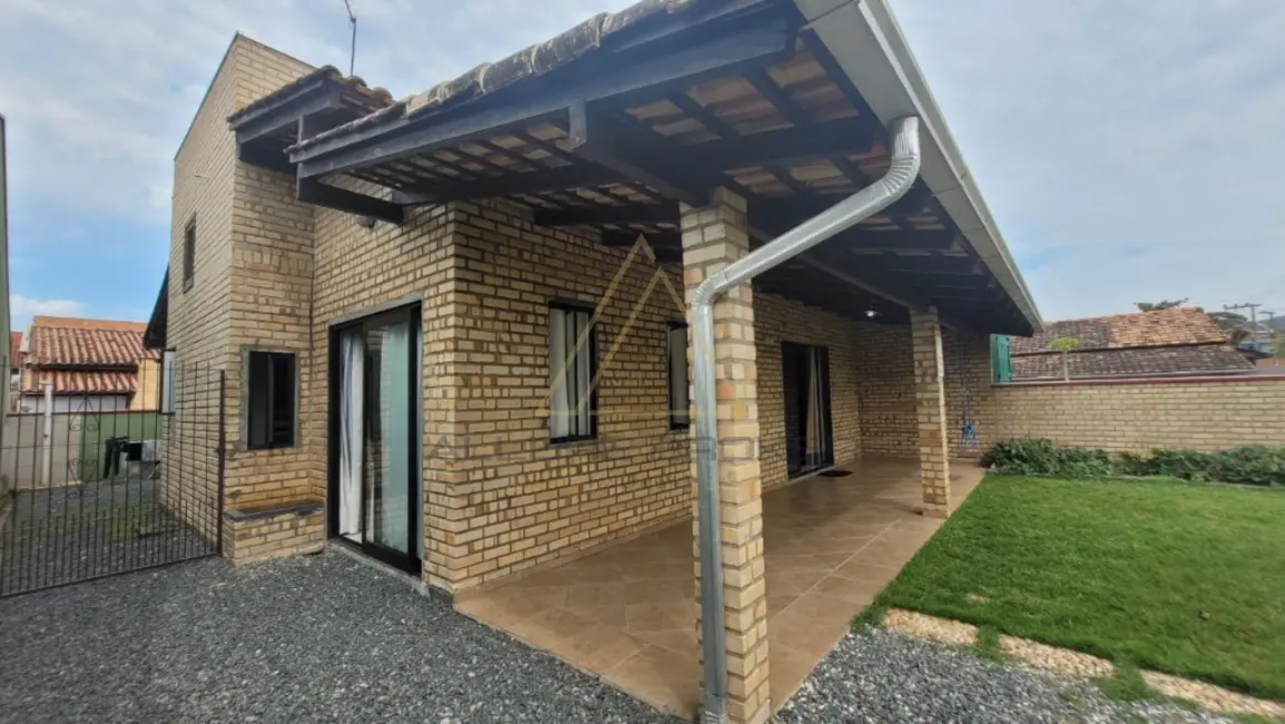 Foto 1 de Casa com 2 quartos à venda, 140m2 em Centro, Penha - SC