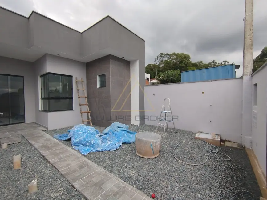 Foto 2 de Casa com 2 quartos à venda e para alugar, 54m2 em Balneario Picarras - SC