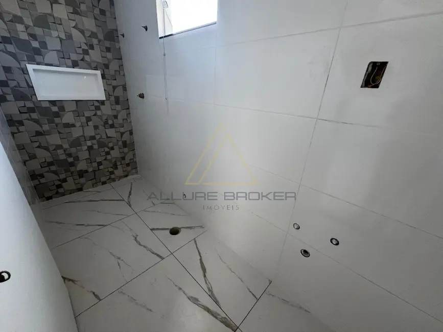 Foto 2 de Casa com 2 quartos para alugar, 77m2 em Balneario Picarras - SC