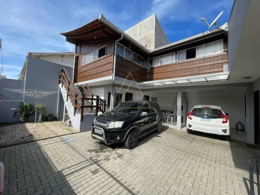 Foto 3 de Casa com 4 quartos à venda, 210m2 em Centro, Balneario Picarras - SC