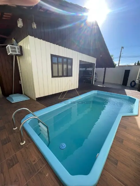 Foto 3 de Casa com 4 quartos à venda, 200m2 em Balneario Picarras - SC