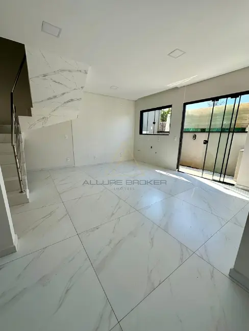 Foto 2 de Casa com 3 quartos à venda, 96m2 em Barra Velha - SC