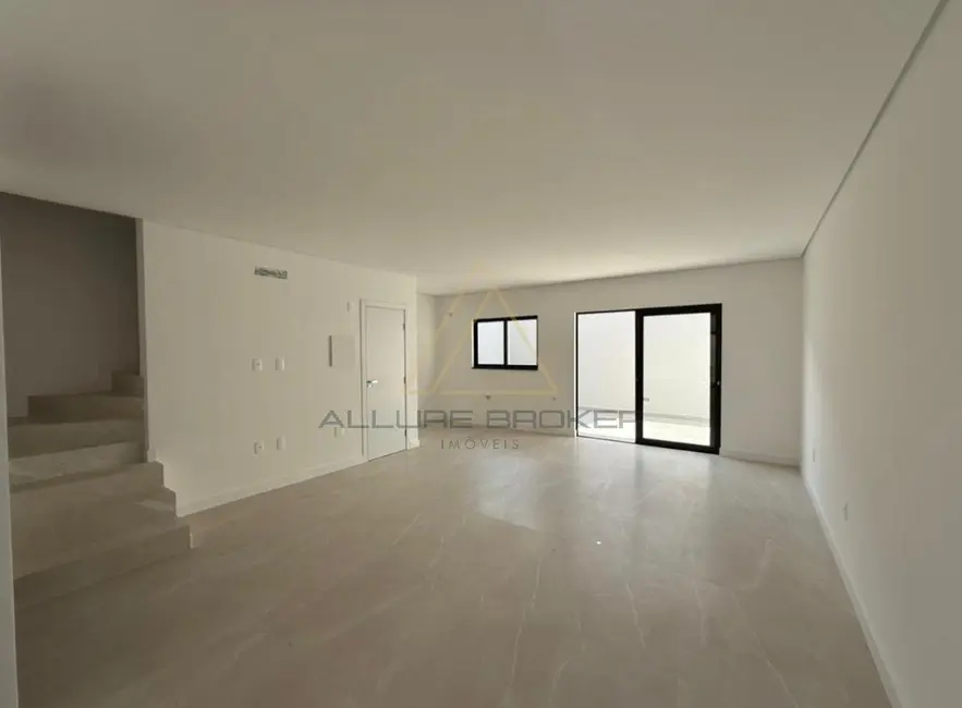 Foto 9 de Casa com 3 quartos à venda, 95m2 em Balneario Picarras - SC