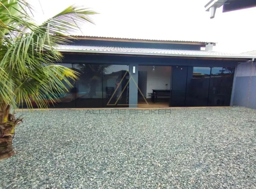 Foto 3 de Casa com 3 quartos à venda, 110m2 em Balneario Picarras - SC