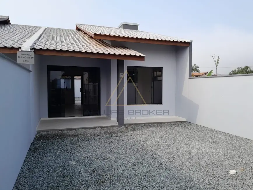 Foto 1 de Casa com 2 quartos à venda, 74m2 em Barra Velha - SC