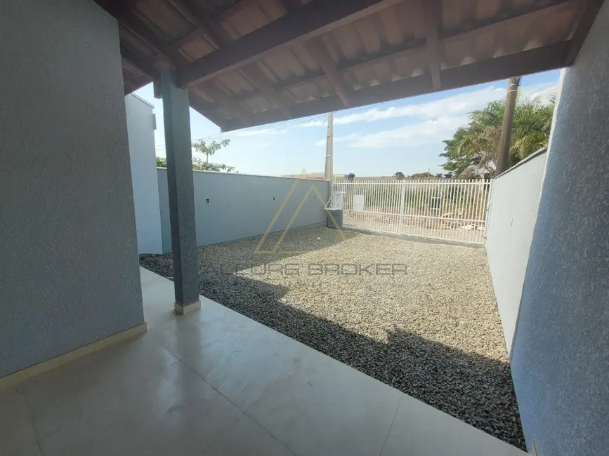 Foto 2 de Casa com 2 quartos à venda, 74m2 em Barra Velha - SC