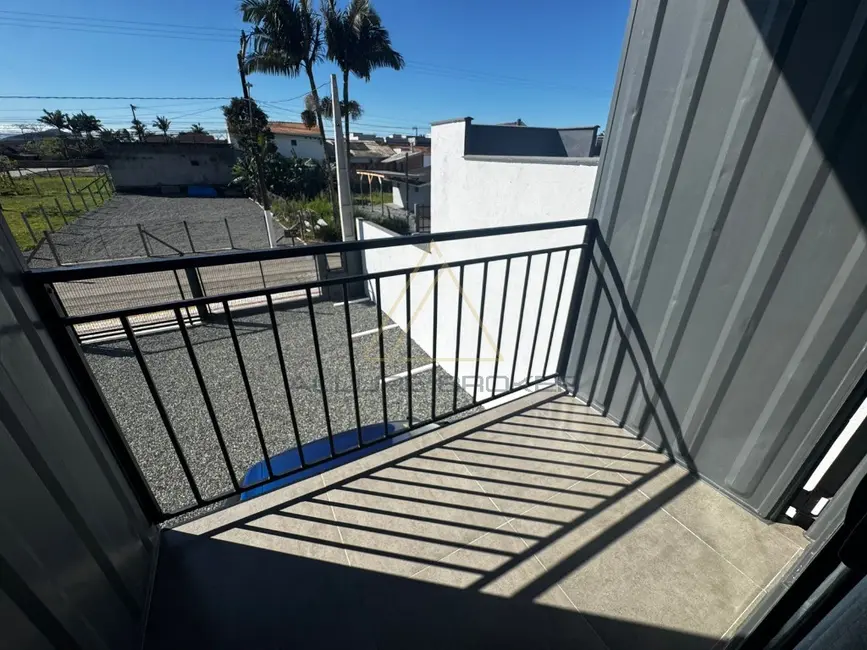 Foto 2 de Apartamento com 1 quarto para alugar, 20m2 em Balneario Picarras - SC