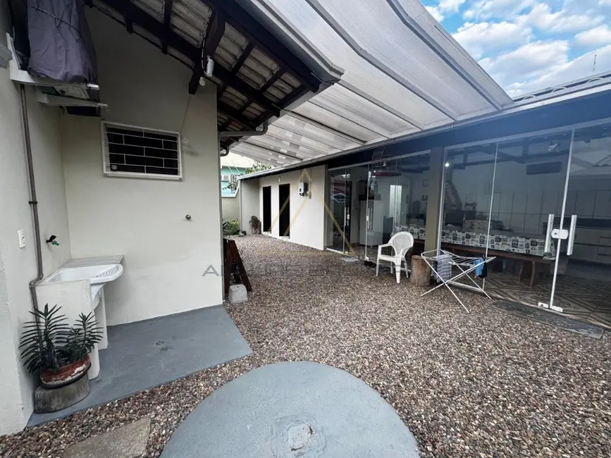 Foto 3 de Casa com 3 quartos à venda, 92m2 em Balneario Picarras - SC