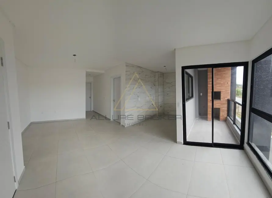 Foto 2 de Apartamento com 2 quartos à venda, 66m2 em Balneario Picarras - SC