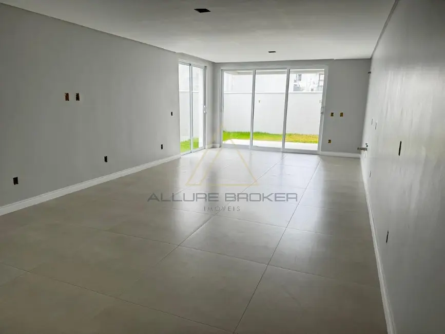 Foto 5 de Casa com 3 quartos à venda, 170m2 em Barra Velha - SC