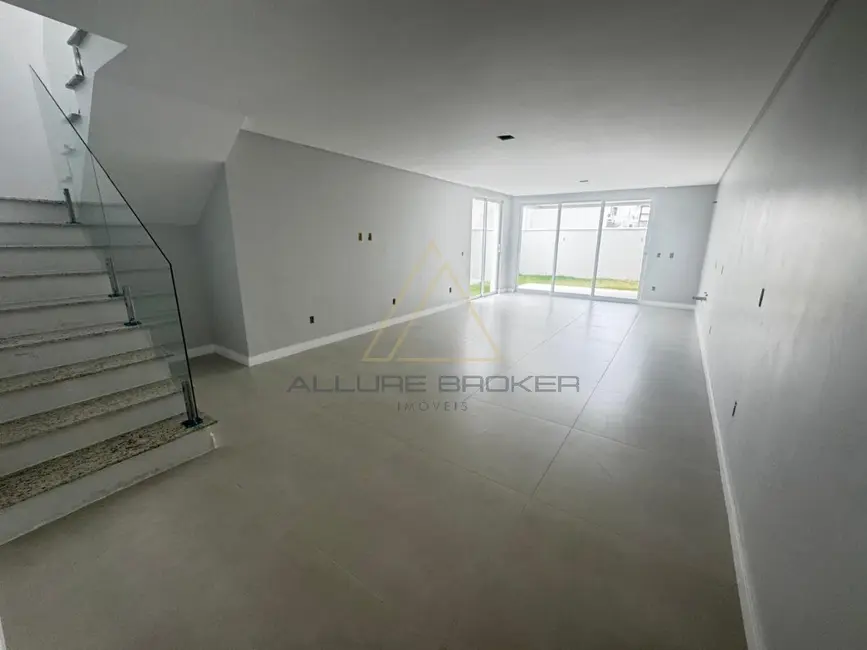 Foto 4 de Casa com 3 quartos à venda, 170m2 em Barra Velha - SC