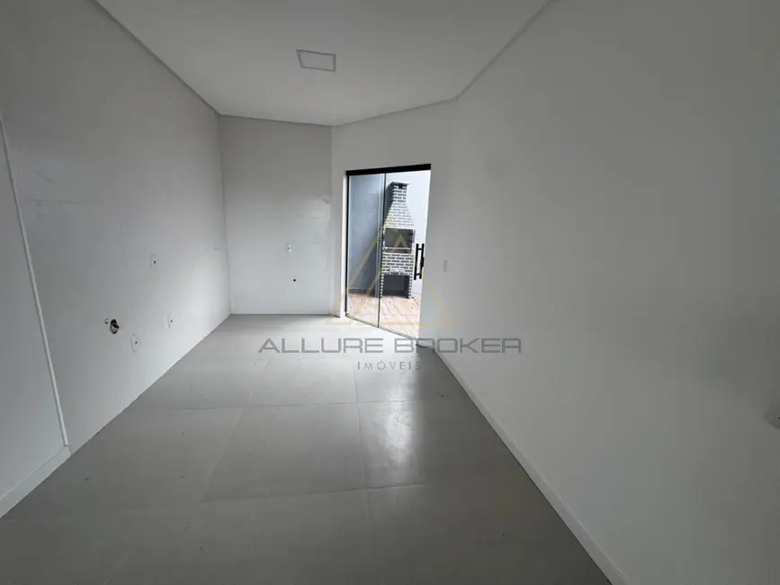 Casa com 2 quartos à venda, 78m2 em Balneario Picarras - SC - imagem 6 Foto 6 de Casa com 2 quartos à venda, 78m2 em Balneario Picarras - SC