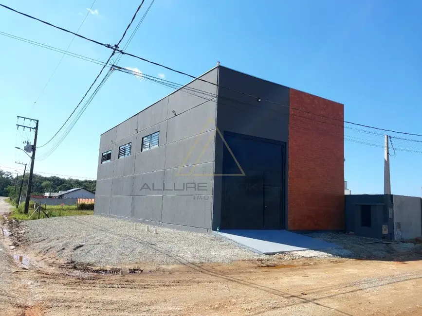 Foto 1 de Armazém / Galpão à venda e para alugar, 200m2 em Balneario Picarras - SC