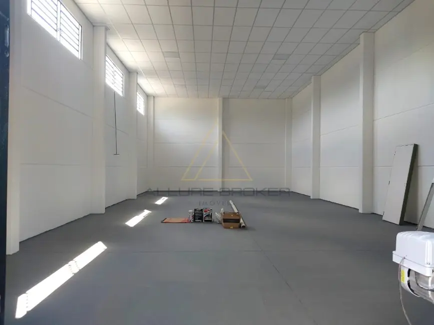 Foto 3 de Armazém / Galpão à venda e para alugar, 200m2 em Balneario Picarras - SC