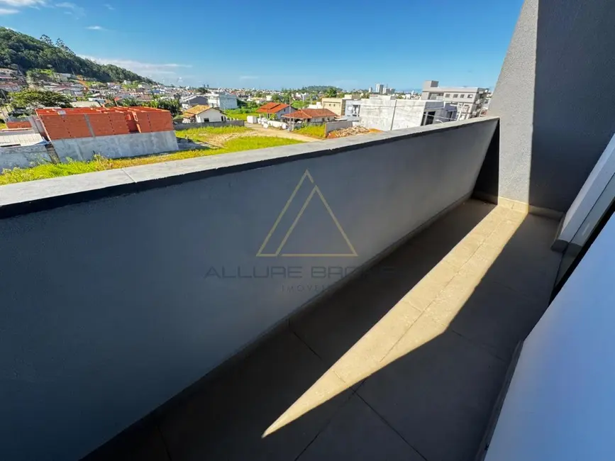 Apartamento com 2 quartos para alugar, 50m2 em Barra Velha - SC - imagem 2 Foto 2 de Apartamento com 2 quartos para alugar, 50m2 em Barra Velha - SC