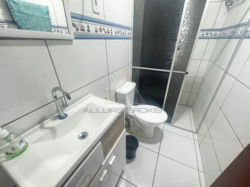 Foto 8 de Casa com 2 quartos para alugar, 80m2 em Balneario Picarras - SC