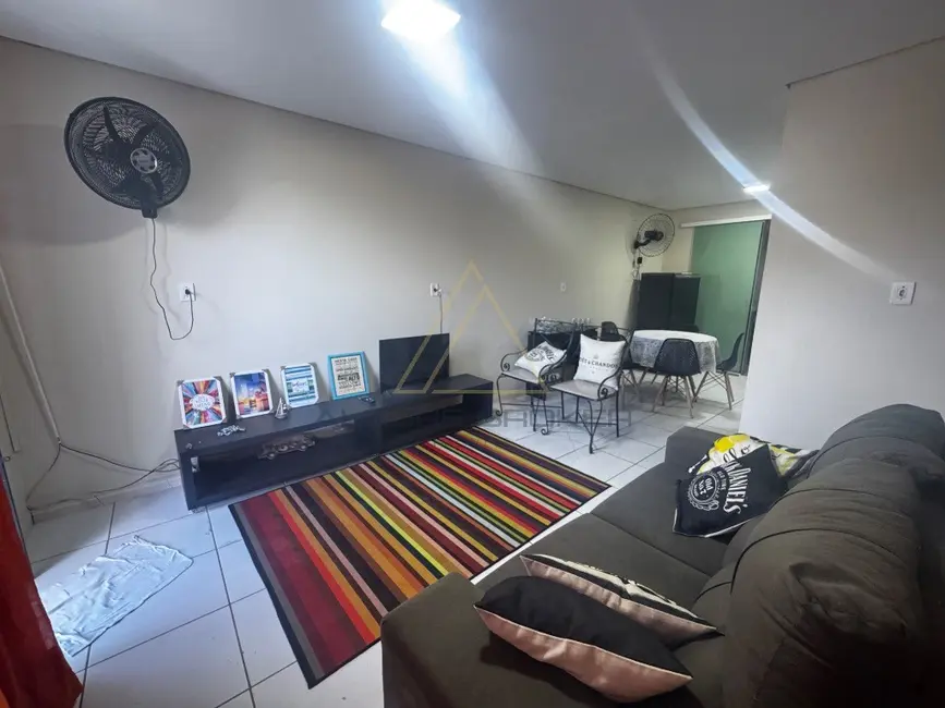 Foto 1 de Casa com 2 quartos para alugar, 80m2 em Balneario Picarras - SC