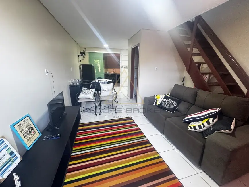 Foto 5 de Casa com 2 quartos para alugar, 80m2 em Balneario Picarras - SC